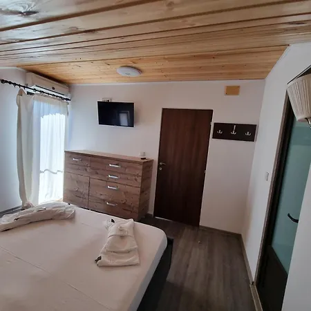 Casa Moreana 3* Сфынту-Георге